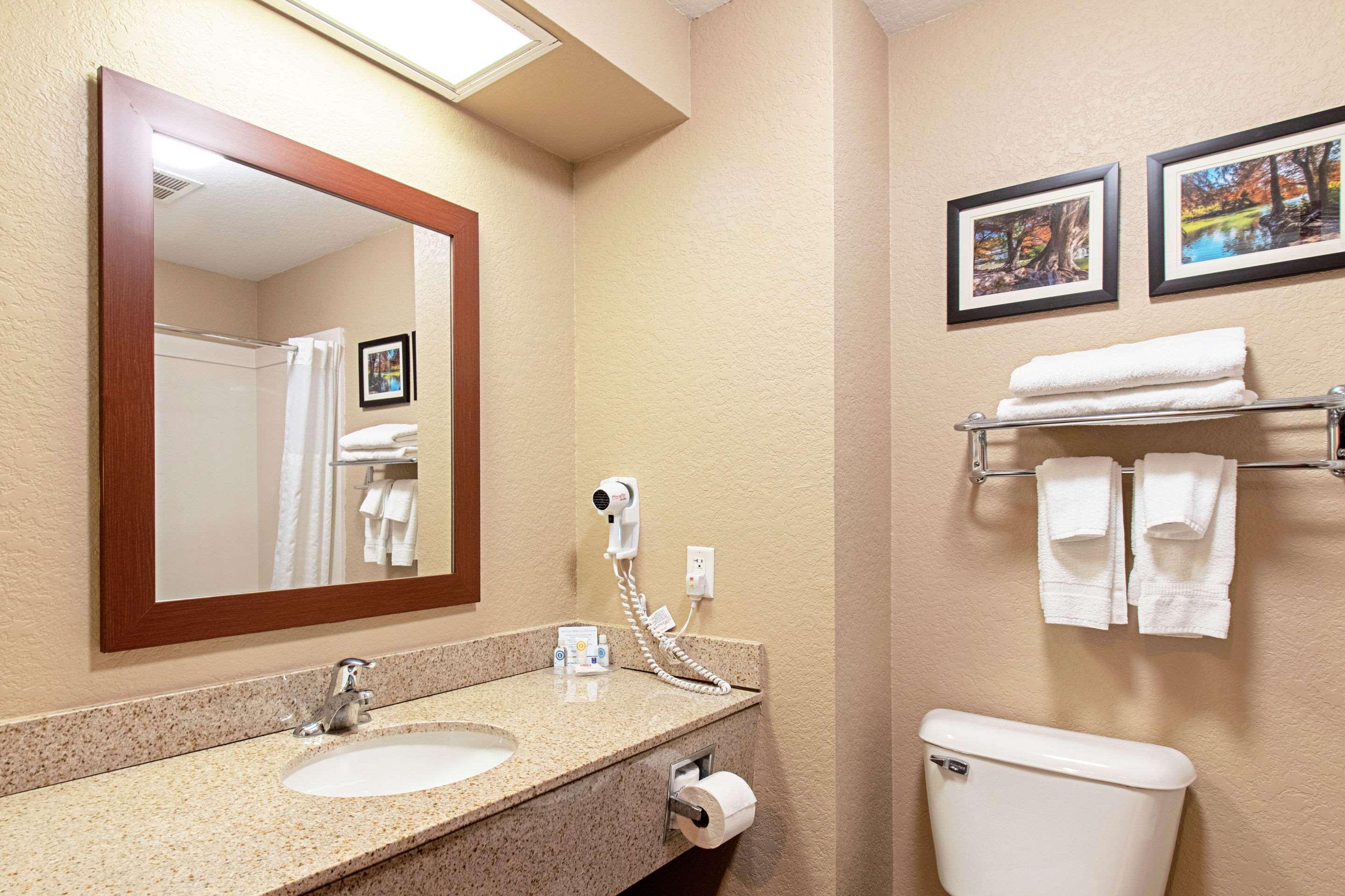 Comfort Inn & Suites And Suites Fredericksburg Eksteriør bilde