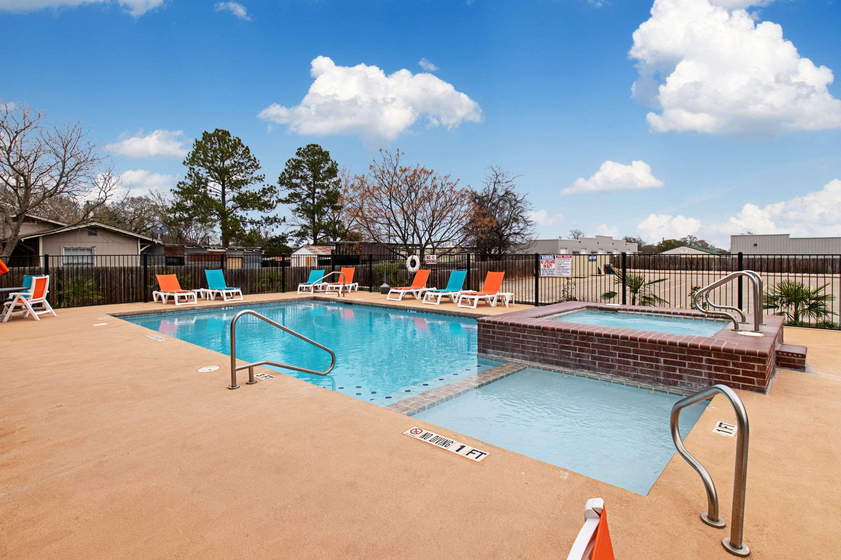 Comfort Inn & Suites And Suites Fredericksburg Eksteriør bilde